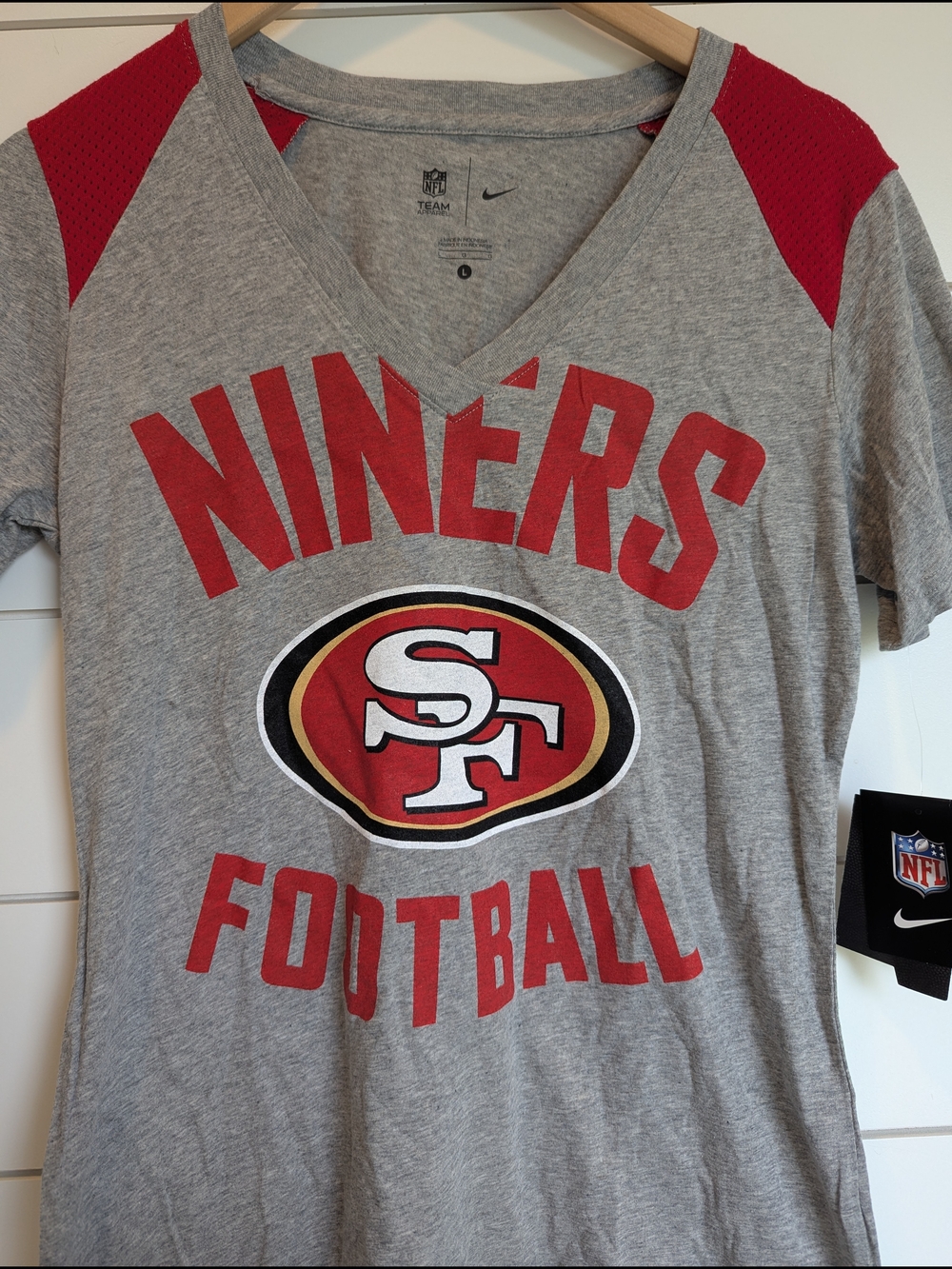 Nike San Francisco 49ers Women's Gray & Red V-Neck Tee - Picture 3 of 8